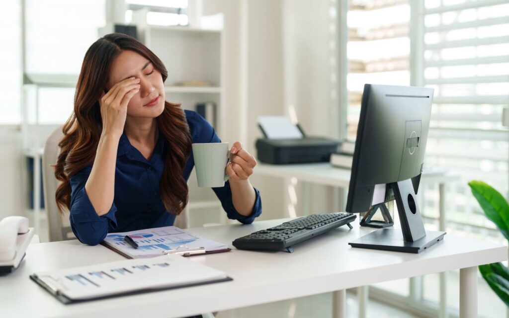 Digital Eye Strain At Work  Simple Habits To Ease It
