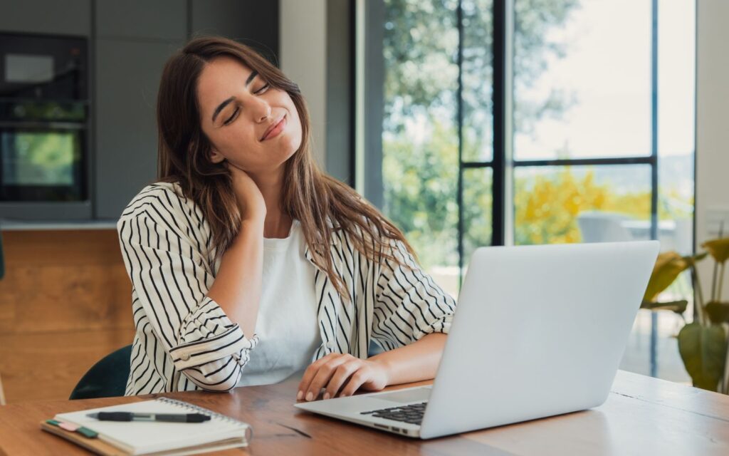 Tech Neck At Work  What Actually Eases Neck Pain