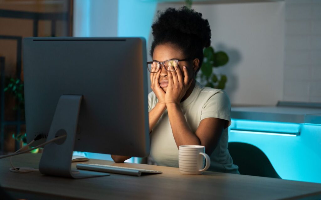 What Causes Digital Eye Strain At Work