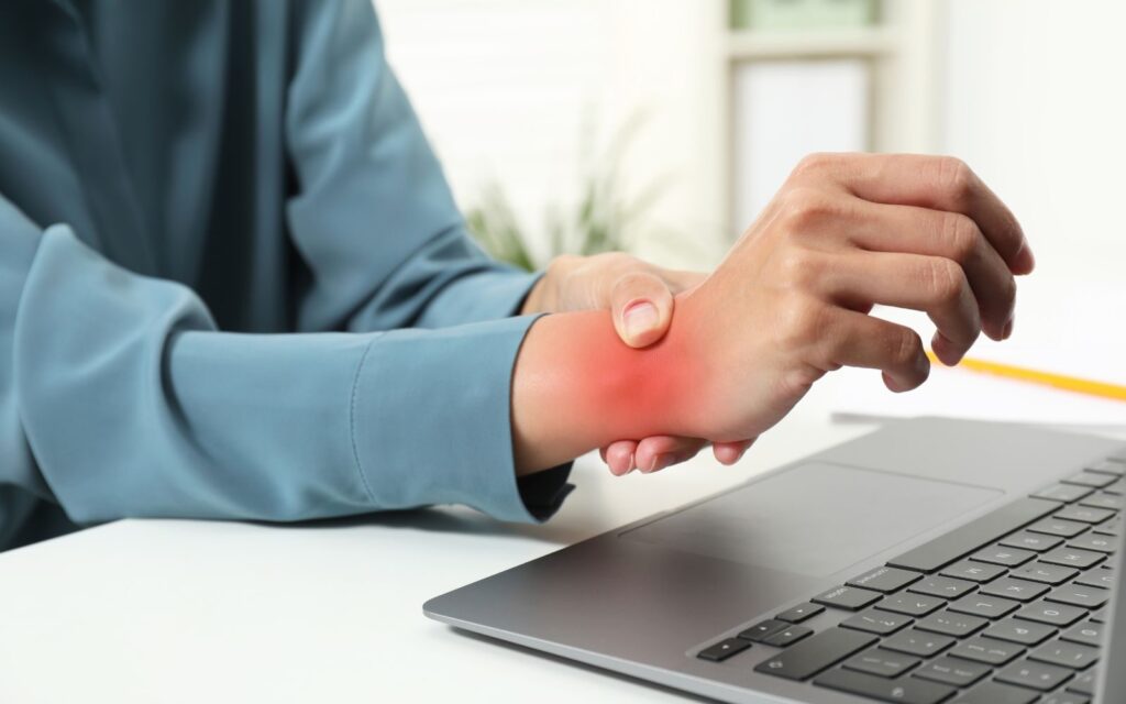 Wrist Pain At Work How To Prevent Typing And Mouse Strain